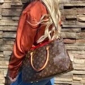 💎✨BEAUTIFUL✨💎Authentic Louis Vuitton Pallas MM Monogram Red